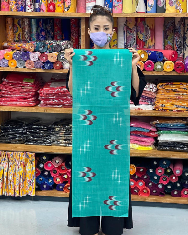 新商品 琉球絣反物！少し大柄ですが、カラフル な色で仕上がっております♪