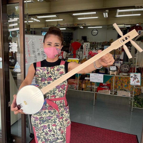 気持ちが沈みがちで大変な毎日ですが三線の音色に癒やされませんか？