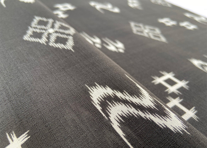 【ポリエステル　絣柄　黒】マスク生地・布単品100cm×38cm