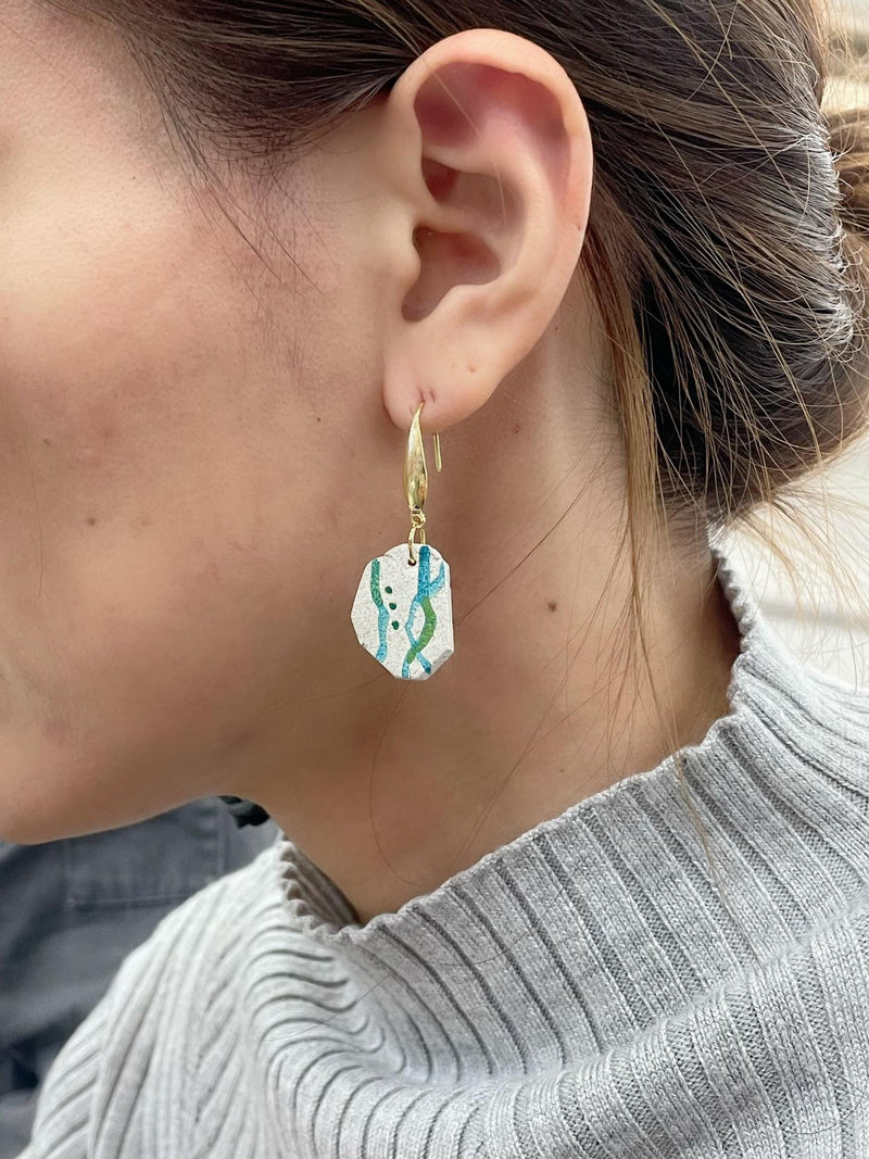 【ピアス＆イヤリング】やちむんブルー ポリマークレイピアス