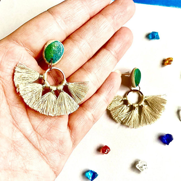 【ピアス＆イヤリング】ボリュームフリンジ グリーン ポリマークレイピアス